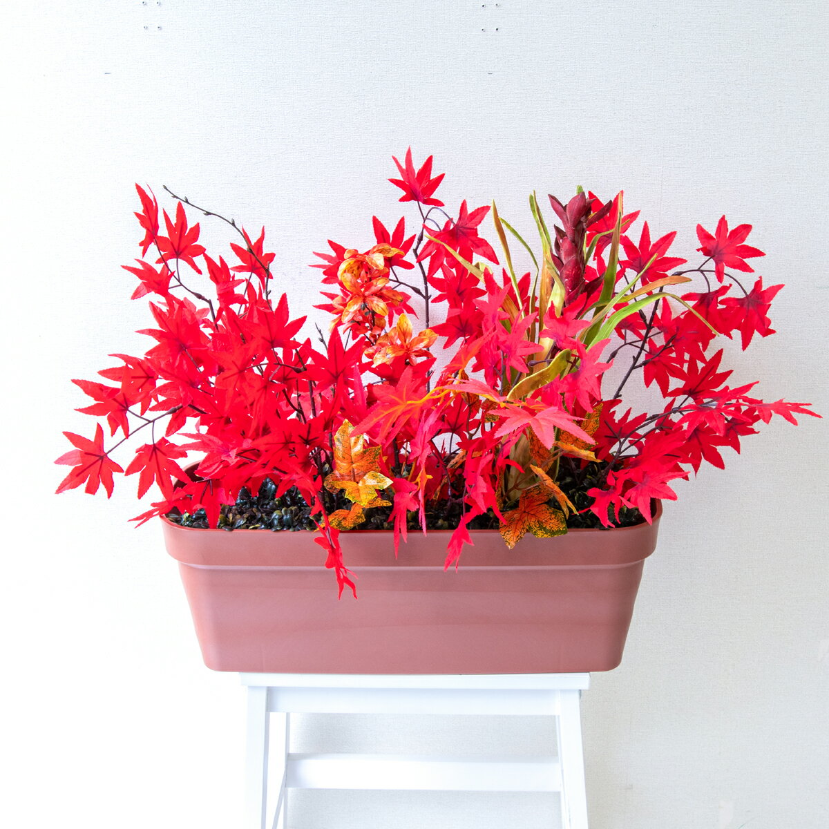 造花プランター フラワープランター フラワーアレンジメント フェイクグリーン 店舗装飾 ディスプレイ パチンコ店 工事現場 住宅展示場 モデルハウス ショールーム 秋装飾 レッド/PF820-LB 造花プランター(もみじ・かえで)