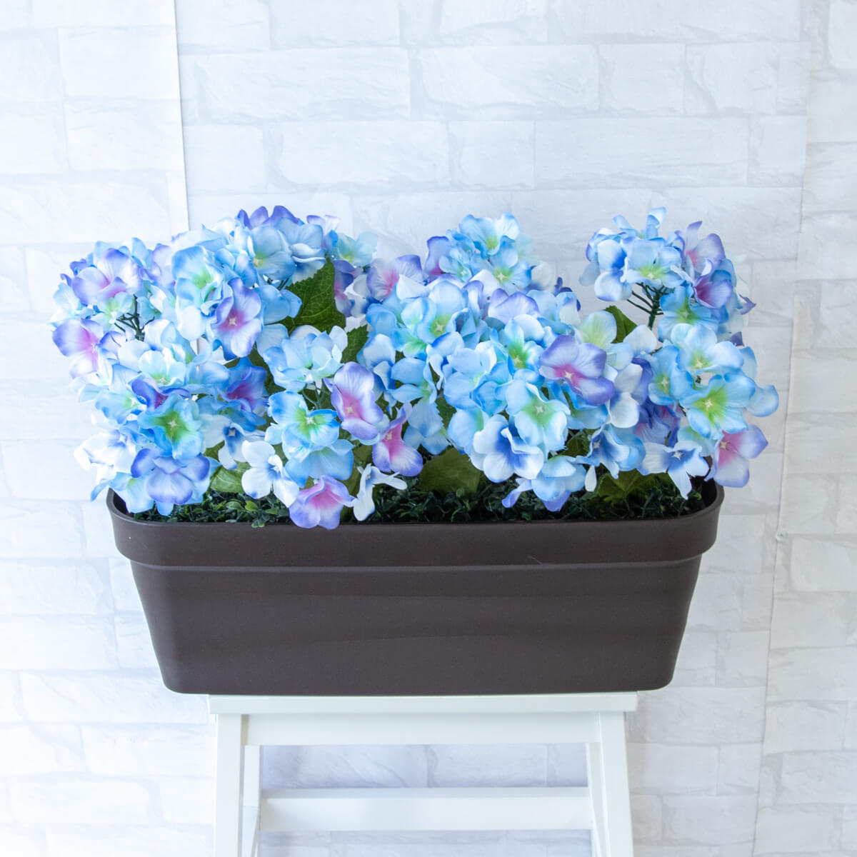 フラワープランター 造花 フラワーアレンジメント アートフラワー フェイクグリーン 店舗装飾 ディスプレイ パチンコ店 工事現場 住宅展示場 モデルハウス ショールーム 夏装飾 ブルー【PF054-DB 造花プランター(アジサイ/ブルー):Cプ】