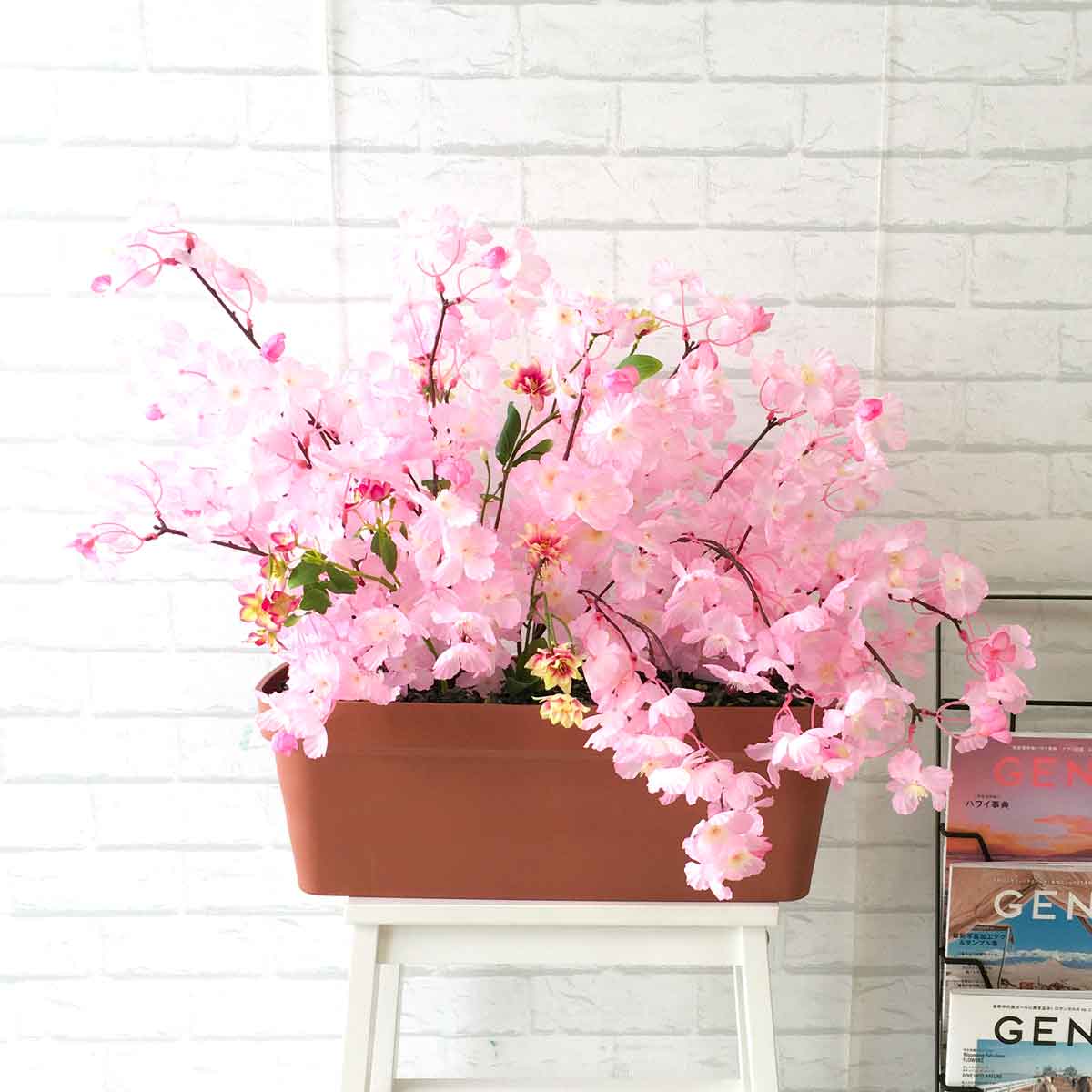 乐天商城 - 造花プランター フラワープランター フラワーアレンジメント フェイクグリーン 店舗装飾 ディスプレイ パチンコ店 工事現場 住宅展示場 モデルハウス ショールーム 春装飾 ピンク/PF361 造花プランター(桜・アキレギア)