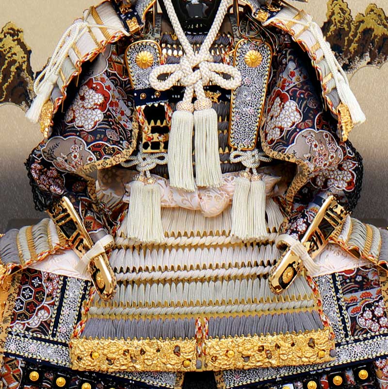 五月人形 鎧平飾り 鎧飾り 雅峰作 大鎧 金箔押小札 正絹 色々段 五月人形 鎧平飾り 鎧飾り 雅峰作 大鎧 金箔押小札 正絹 色々段