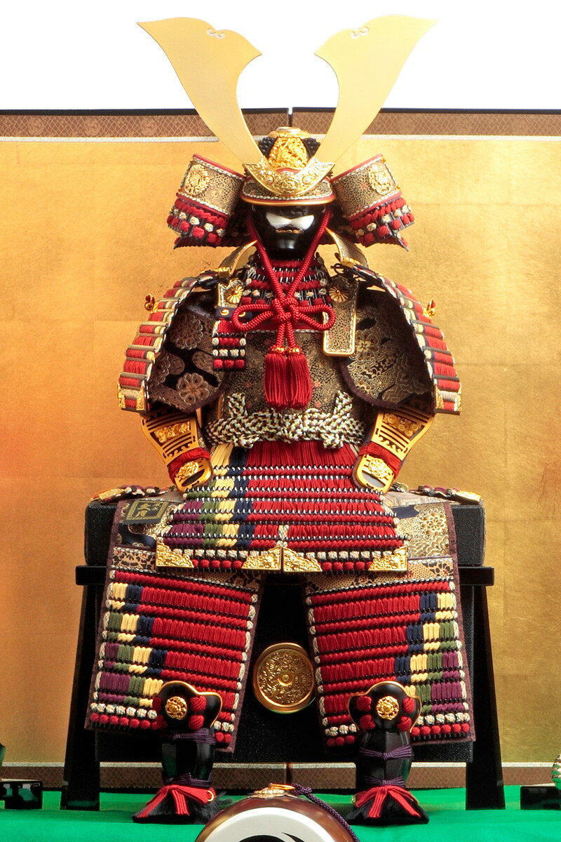 五月人形 久月 鎧三段飾り 鎧飾り 中村宗光作 黒小札 正絹茜糸褄 五月人形 久月 鎧三段飾り 鎧飾り 中村宗光作 黒小札 正絹茜糸褄