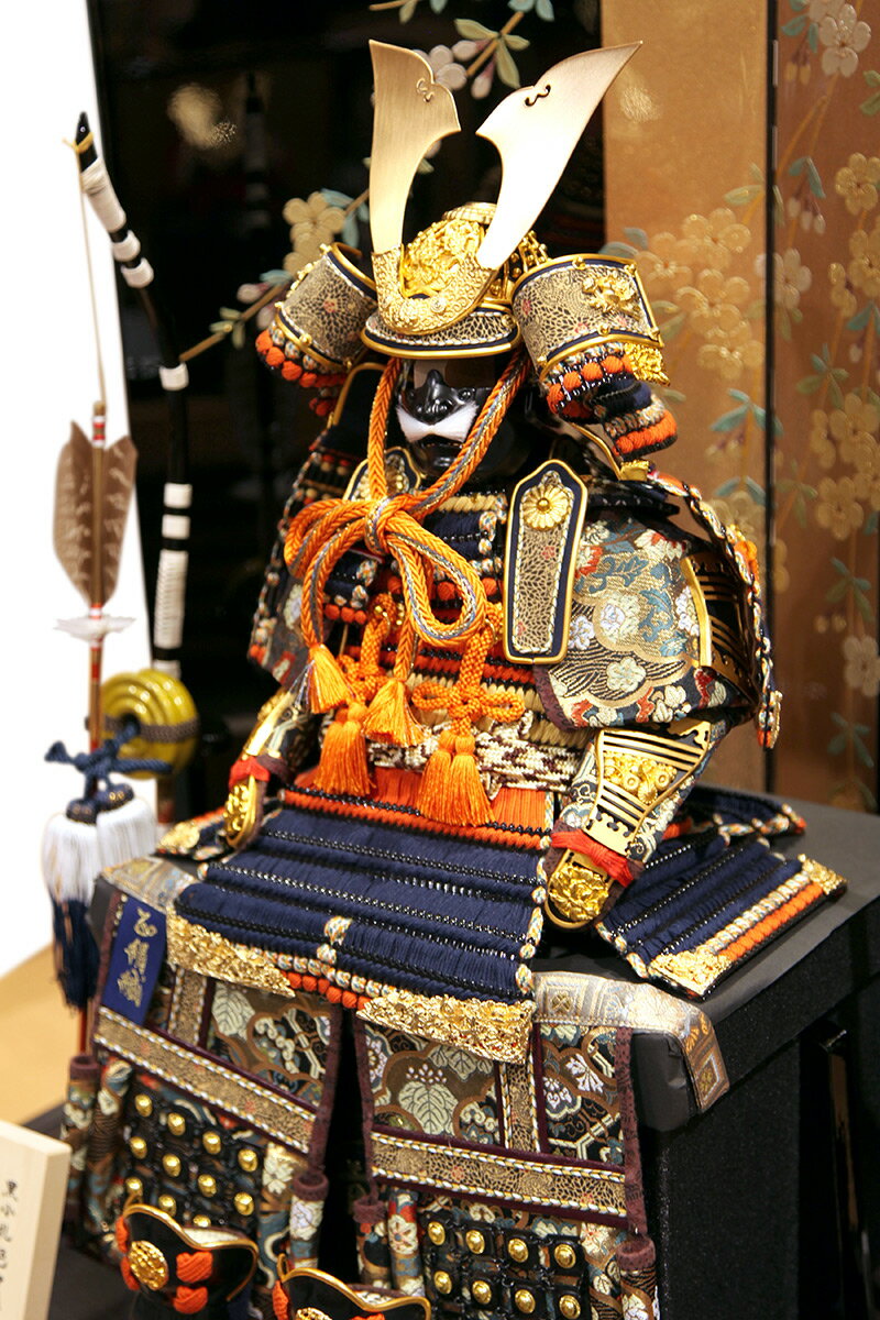 五月人形 吉徳 鎧平飾り 鎧飾り 雄山作 御大鎧 正絹色々縅 8号 五月人形 吉徳 鎧平飾り 鎧飾り 雄山作 御大鎧 正絹色々縅 8号
