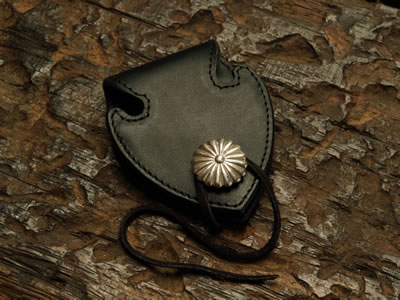 ポイント2倍!!ファーストアローズ コンチョ(M-1)付 矢じり型コインケース FIRST ARROWS アメカジ バイ..