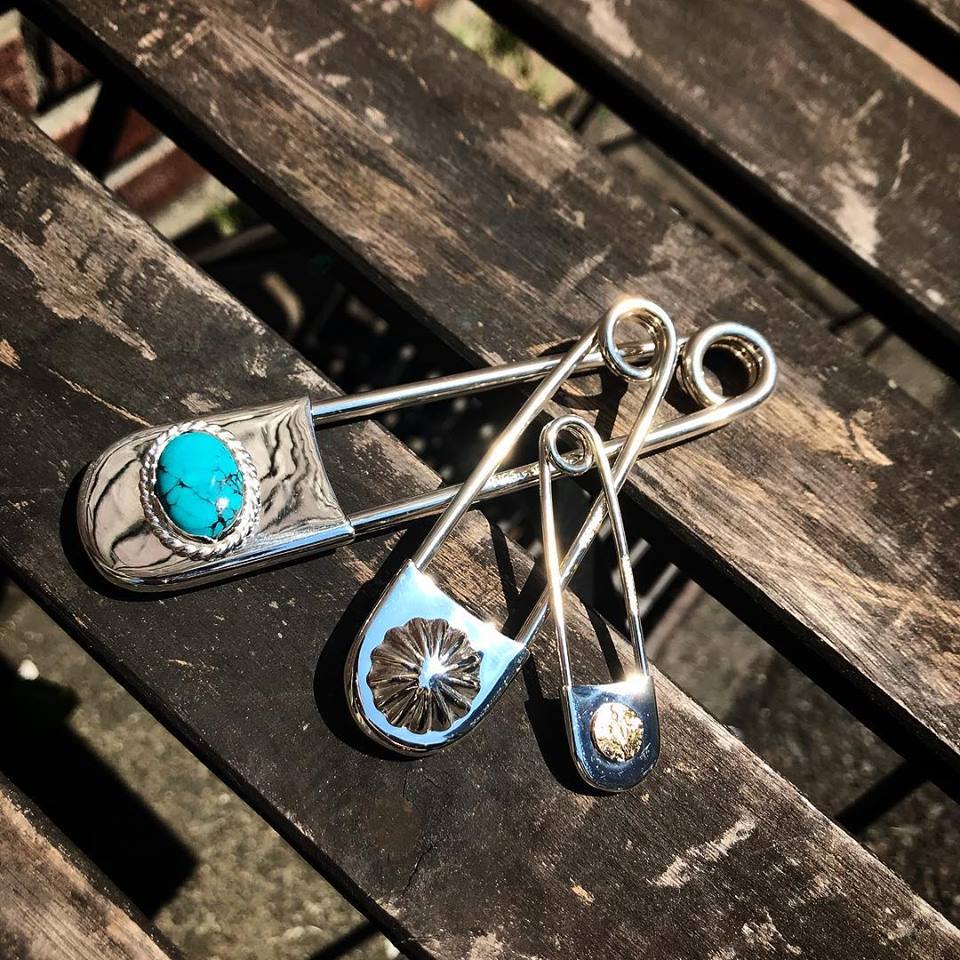 �ݥ����2��!!�ե������ȥ������� Safty Pin FIRST ARROWS o-242