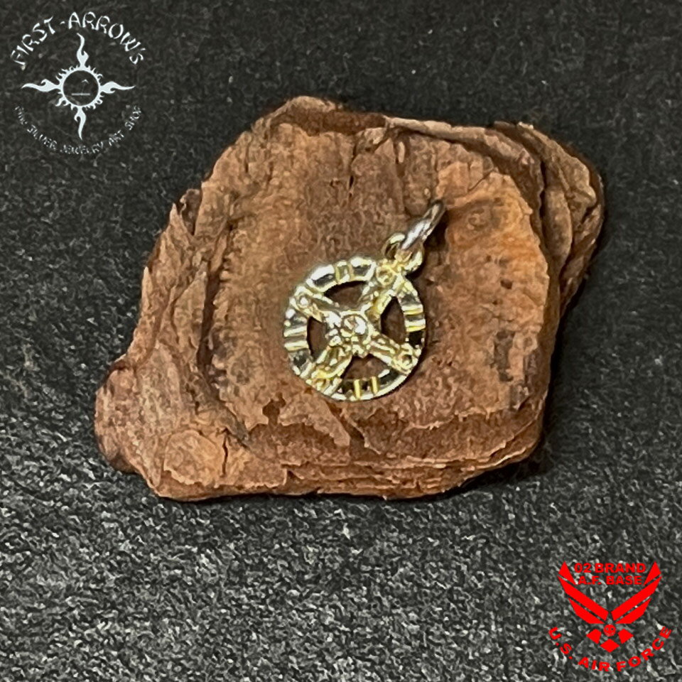 ポイント2倍!!ファーストアローズ K18メディスンマークメタル Sサイズ ペンダントトップ FIRST ARROWS p-775