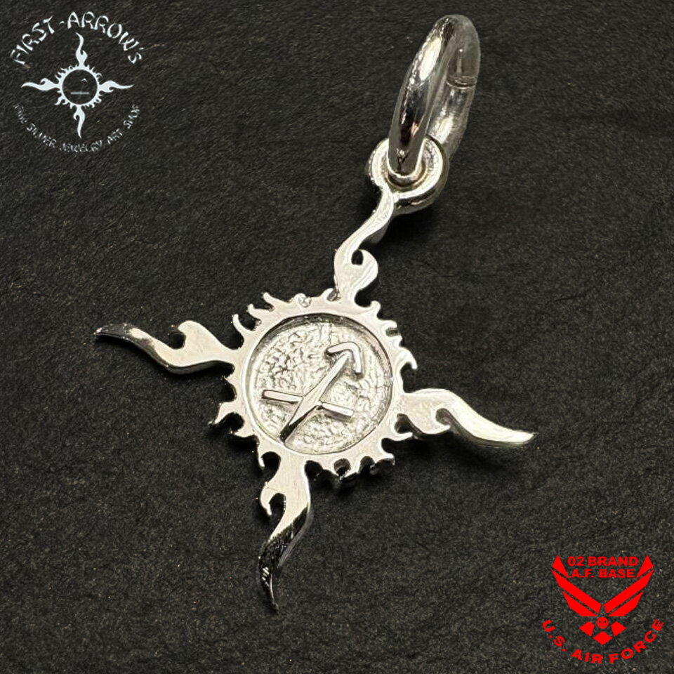 ポイント2倍!!ファーストアローズ プラチナ 透かしマークメタル ペンダントトップ FIRST ARROWS p-849