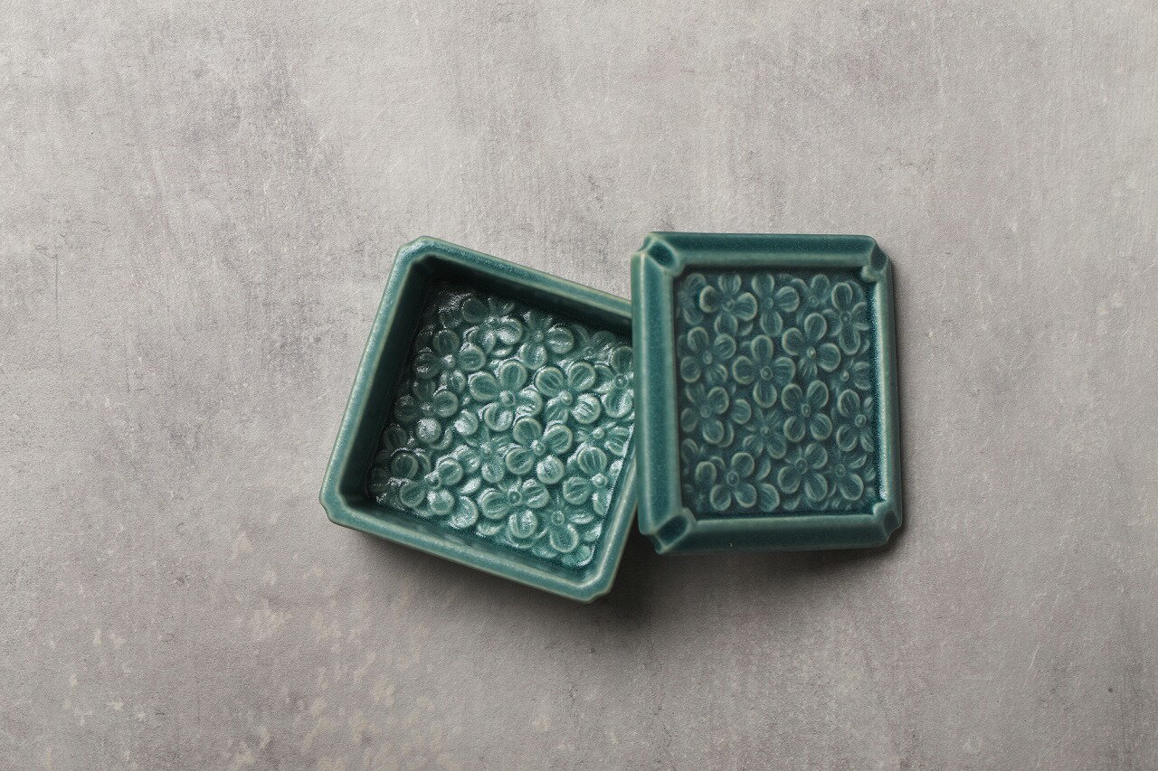 洋食器 フタ付き陶製BOX 【 Ortensia オルテンシア ボンボニエール 】【 ターコイズ 】陶製ボックス 陶製箱 砂糖菓子入れ 角砂糖 こんぺいとう 金平糖入れ 花柄 花模様 リアン カフェ風 アクセサリーBOX 珍味 電子レンジ対応 食洗機対応