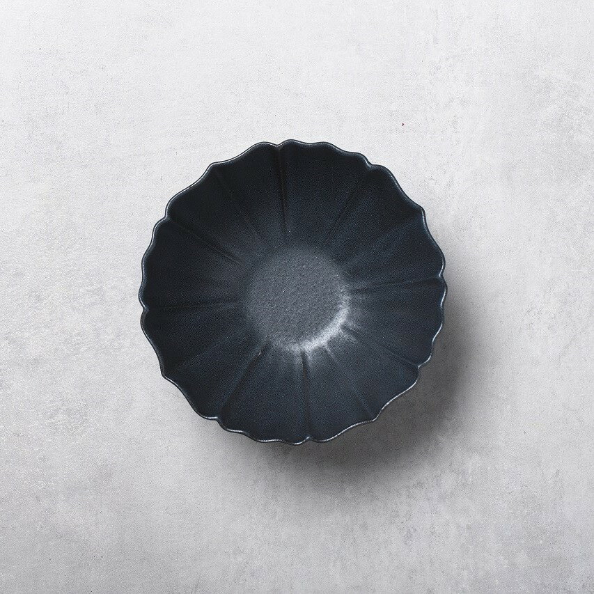 Mino Ware - 中鉢 14cm 【 稜花 ボウル Mサイズ 】【 墨色 】 サラダボウル 和食器 和食 副菜 煮物鉢 和カフェ カフェ食器 黒い器 シック シンプル 食洗機対応 電子レンジ対応