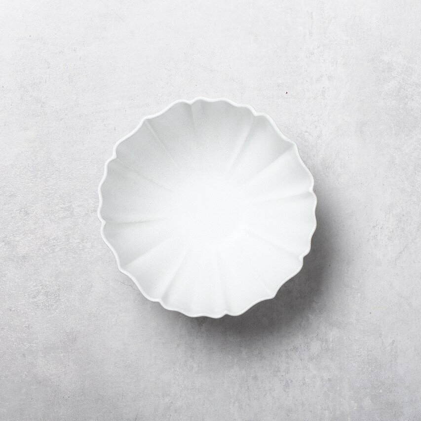 乐天商城 - 中鉢 14cm 【 稜花 ボウル Mサイズ 】【 白百合 】 サラダボウル 和食器 和食 副菜 煮物鉢 和カフェ カフェ食器 白い器 シック シンプル 食洗機対応 電子レンジ対応