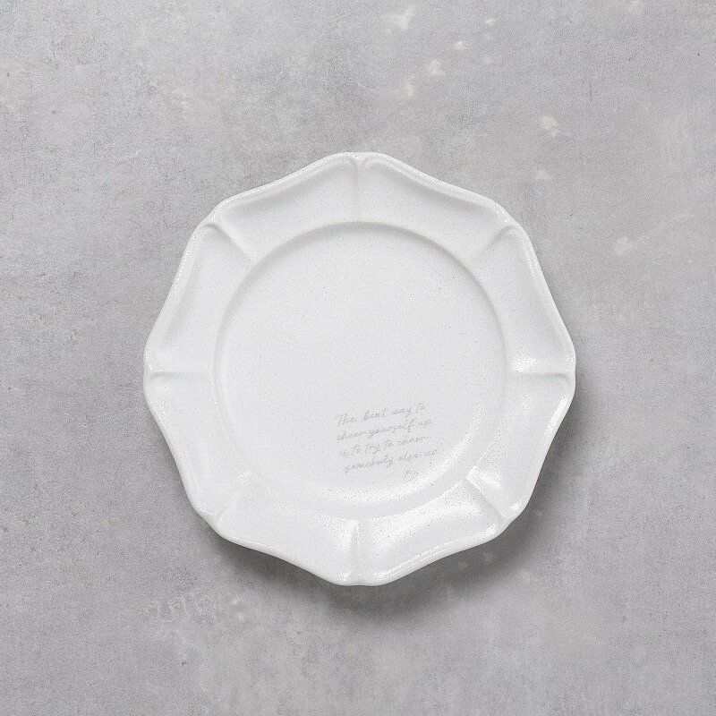 Rakuten - 新商品 Feliceオリジナル 【 はちりん 8角小皿 10cm Sサイズ 】【 ホワイト 】 白いお皿 レリーフがオシャレ デザートプレート カヌレ皿 おつまみ 漬物皿 薬味皿 アクセサリートレイ 美容院 洋風居酒屋 カフェ食器 料理教室 パン教室 ハーフマット釉 結婚祝い 新築祝い