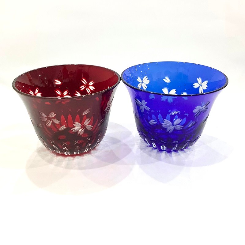 青色切子　赤色切子　桜柄グラス　ぺア　切子　グラス　ブルー×レッド系　箱無し　【中古】JA-24751