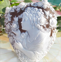 サードニクスシェルカメオMassimo Balzano作感動的な美しさ!後世に語り継がれる彫刻芸術【SINCERITA シンチェリータ (真心)】