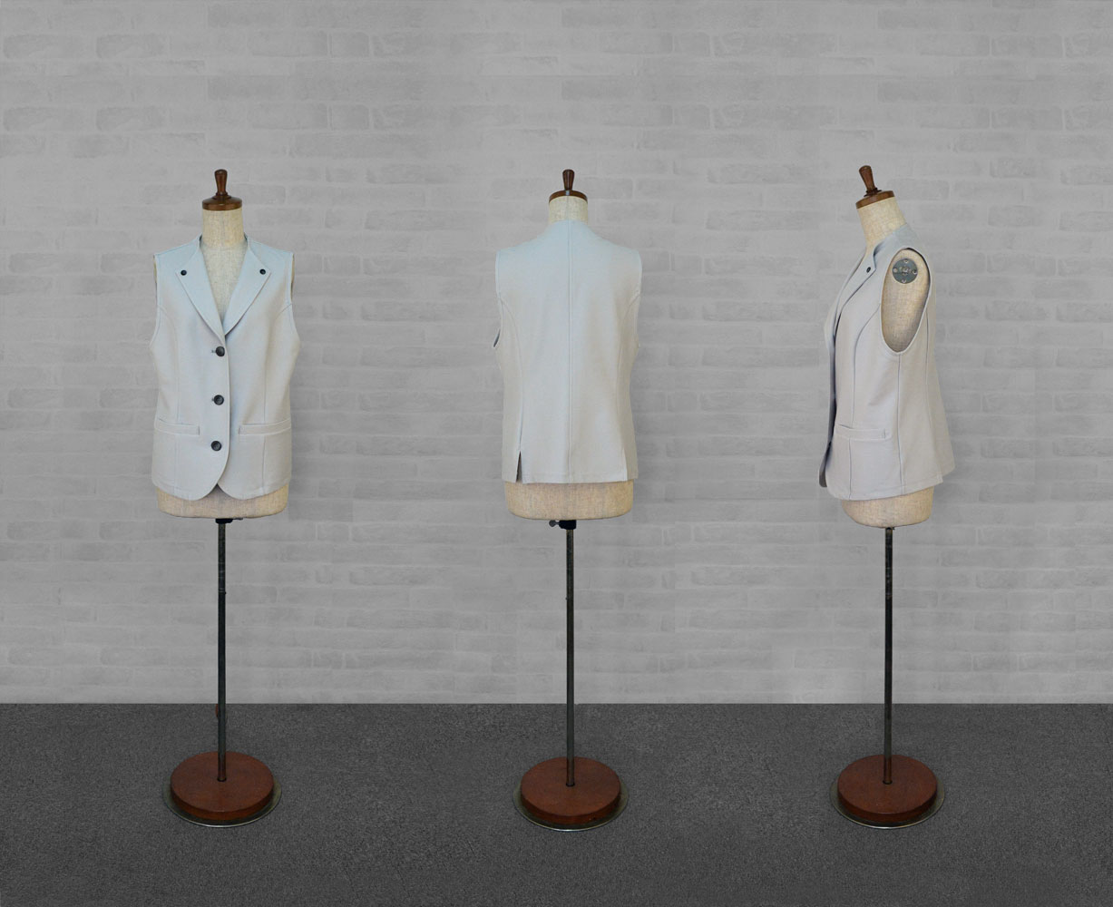 ストレッチデニムベスト（シニア ミセス 婦人 レディース 綺麗 ハツラツ 元気 すっきり スリム デニム風 ストレッチ 袖なし 伸縮 プレゼント ギフト 着替え カジュアル 大人 セレモニー きれい シンプル おしゃれ 高級感 日本製 kimamani）