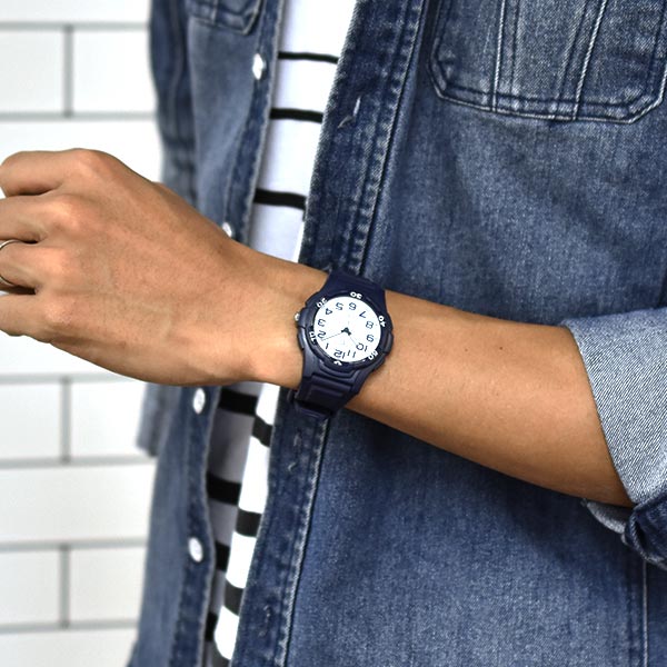 サーフィン用腕時計おすすめ１２選 サーファー注目の人気ブランドからもご紹介 暮らし の