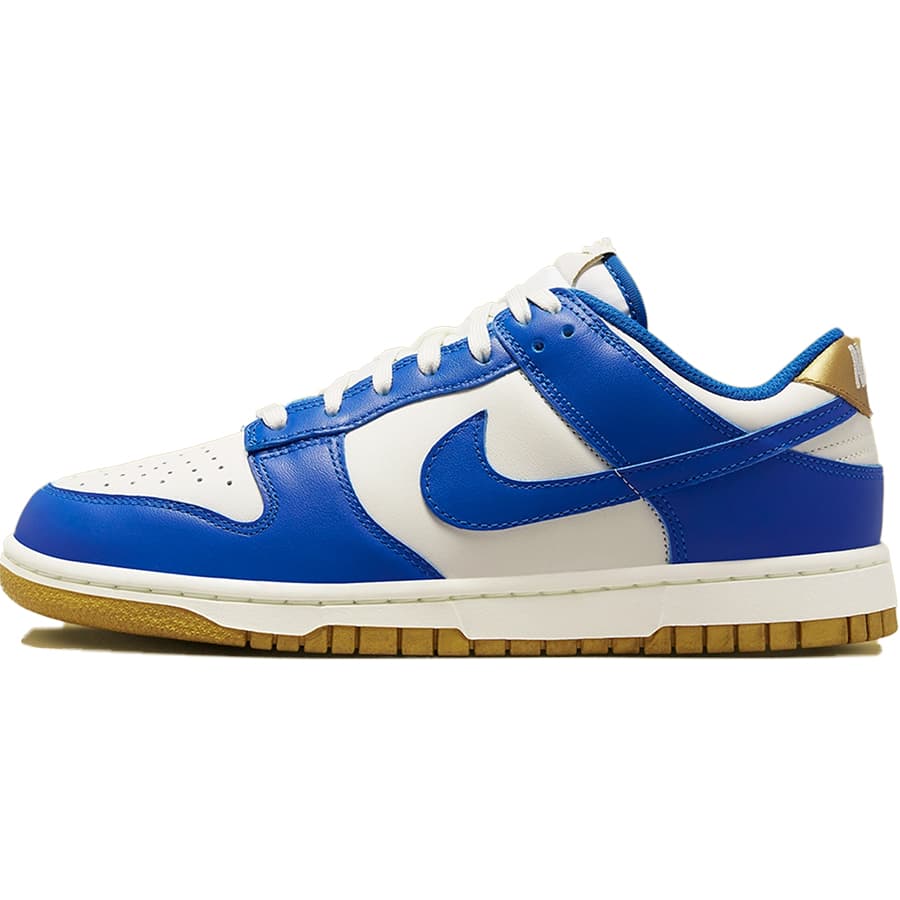 NIKE ナイキ WMNS DUNK LOW 039 KANSAS CITY ROYALS 039 ウィメンズサイズモデル ダンク ロー カンザスシティ ロイヤルズ レディース メンズ スニーカー WHITE/BLUE/GOLD FB7173-141【海外展開 日本未入荷】