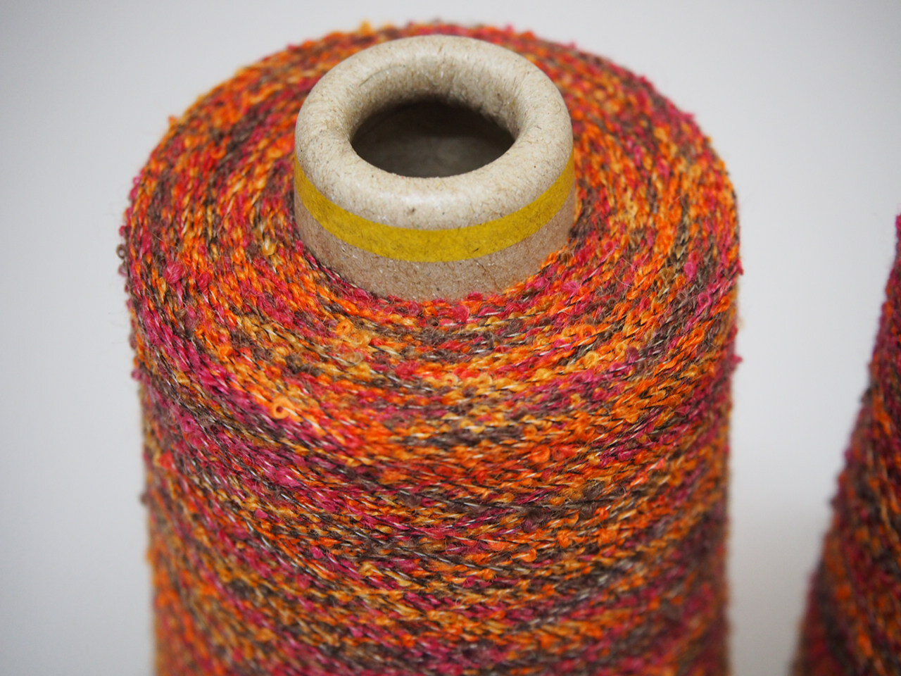 合繊カスリリングループ　14番手　レンガ　 100g巻