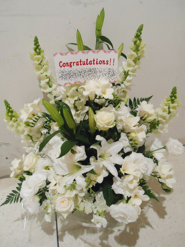 全国配送可能！　アレンジメント　ar-903　ホワイト系　御祝・開店・誕生日・お礼・ショールーム・モデ..