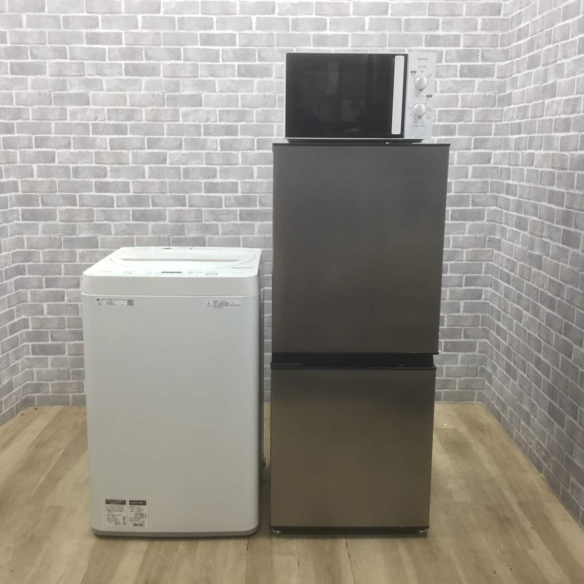 家電セット 3点セット アクア 冷蔵庫 135L シャープ 洗濯機 4.5kg 東芝 電子レンジ 【中古】