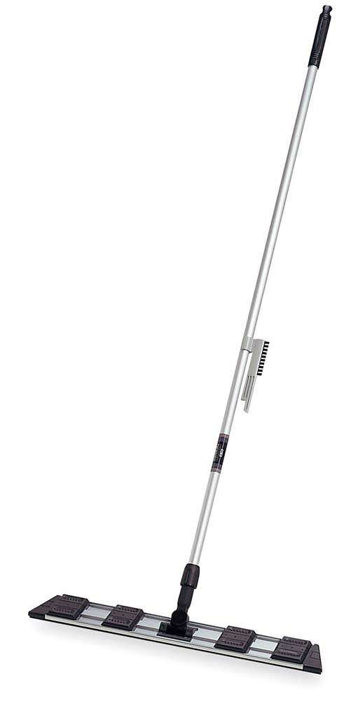 ●型番：CL3445600●サイズ600×1506(mm)●薄型で軽く、とても作業しやすいモップ。拭き残しの多い隅の汚れもスッキリ拭ける、両端斜めカット形状。※商品画像はメーカー提供の代表画像を使用しております。複数掲載の画像でも、単品販売の場合がございます。サイズ・カラー・型番・付属品等は商品名・商品説明欄をご確認ください。※製造時期により、パッケージや商品の規格が異なる場合がございます。予めご了承ください。ご不明点などございましたらいつでもお気軽にお問い合わせくださいませ。