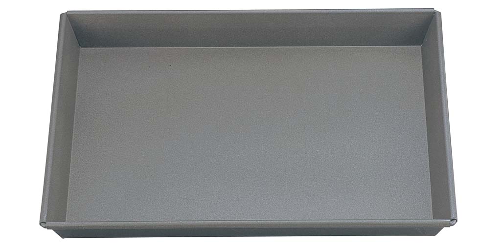 ●サイズ430×339×H40(mm)●内寸415×322×H39(mm)下：380×290(mm)●重量：1.35kg●板厚：0.8(mm)●材質外側：アルタイト(ブラックコーティング)内側：ノンスティック加工●渕のカール(折り曲げ)が深く折り込んであり安全です。●外側、アルタイトにブラックコーティングしてあり熱吸収に優れています。●内側、ノンスティック加工。●オーブンでの焼成用ベイキングトレイですので食品・液体のご使用には適しません※商品画像はメーカー提供の代表画像を使用しております。複数掲載の画像でも、単品販売の場合がございます。サイズ・カラー・型番・付属品等は商品名・商品説明欄をご確認ください。※製造時期により、パッケージや商品の規格が異なる場合がございます。予めご了承ください。ご不明点などございましたらいつでもお気軽にお問い合わせくださいませ。