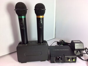 カラオケマイク【中古整備品】【送料無料】オーディオテクニカ AT-CLM701 赤外線ワイヤレスマイク4点セット