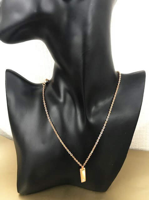 送料込み 医療用サージカルステンレス シンプルなステンレスネックレス プレゼントにもおすすめ かわいい サージカルステンレス アレルギーフリー 金属アレルギーの方にもおすすめ 316L ピンク ネックレス ペンダント 華奢 19juuku