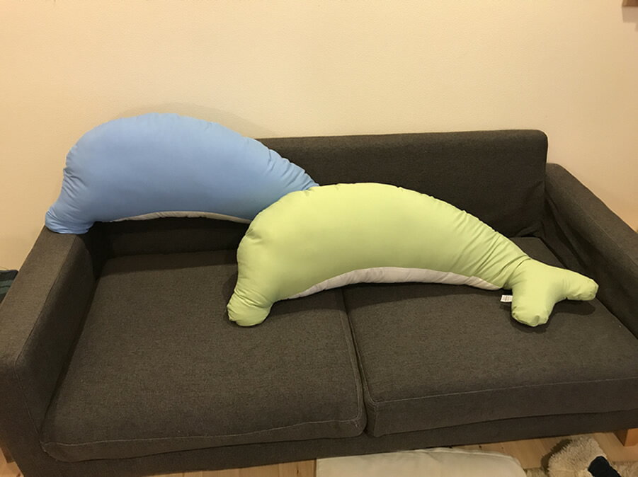 【在庫限り】日本製 イルカの抱き枕【全長 約1m】