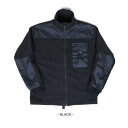 ■サイズ・色違い・関連商品■M オリーブ■M ブラック■M グレー■L オリーブ■L ブラック■L グレー■XL オリーブ■XL ブラック[当ページ]■XL グレー■商品内容カナダ軍採用のフリースジャケットを忠実に再現しました。アウターにもインナーにも組み合わせ出来るフリースジャケットです。当商品のヒストリーは、2000年以降にカナダ軍は兵士の服装の一新を行い、IECS（Improved Environmental Clothing System/改良型環境服装システム）を開発・採用しカナダ軍全体へ支給されました。2001年にはデジタル迷彩のCADPAT（Canadian Disruptive Pattern）が開発・採用され、各服装は同迷彩パターンのモデルへ交代していきました。フリースジャケットもIECSシステムのレイヤー2として開発・採用され、米軍のECWCSシステムと同様にジャケットやパーカーと組み合わせた運用が考慮されています。またフロントポケットはボディアーマー装着時に使用できないためオミットされ、左胸のポケット1つのみとなりました。 当社の製品は保温性に優れたポリエステル生地に加え、フロントにYKKジッパーを採用しています。また左胸のスナップボタン式ポケットや、あて布で補強された肩と肘、両脇のジップ開閉式ベンチレーションなどの特徴も忠実に再現しています。■商品スペック○商品名：カナダ軍IECS（改良型環境服装システム）フリースジャケットレプリカ○型番：JJ269YN○カラー：ブラック○材質：ポリエステル100%○生産国：中国○サイズ：《Mサイズ）》 身巾/約60cm 肩幅/約50cm 着丈/約64cm 袖丈/約60cm《Lサイズ）》 身巾/約63cm 肩幅/約53cm 着丈/約67cm 袖丈/約61cm《XLサイズ）》 身巾/約66cm 肩幅/約57cm 着丈/約70cm 袖丈/約64cm○モデル：男性/身長175cm体重70kg（Lサイズ着用）○仕様：前立てジッパー式 ポケット1ヶ所■送料・配送についての注意事項●本商品の出荷目安は【1 - 11営業日　※土日・祝除く】となります。●お取り寄せ商品のため、稀にご注文入れ違い等により欠品・遅延となる場合がございます。●本商品は仕入元より配送となるため、沖縄・離島への配送はできません。アウトドア＞ウェア＞レインウェア＞その他＞