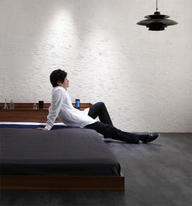 【マラソンでP最大47倍】棚・コンセント付きフロアベッド 国産カバーポケットコイル マットレス付き ダブル 組立設置付