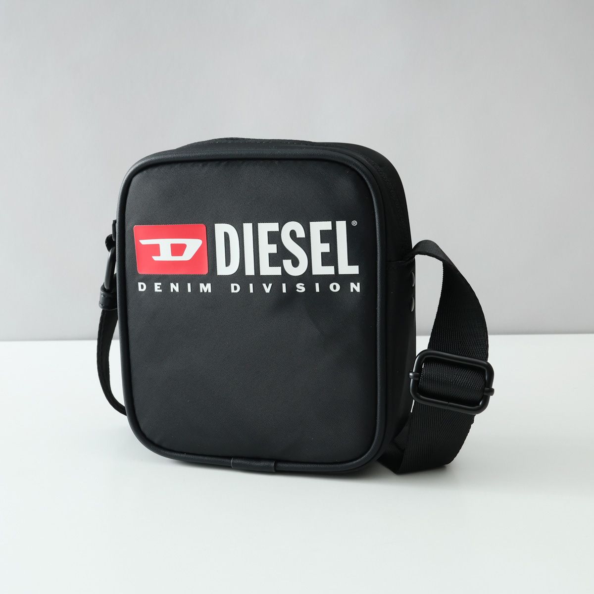 ディーゼル DIESEL ショルダーバッグ バッグ クロスボディ ななめがけ ロゴ ミニバッグ 人気 おしゃれ ブランド 高級 ブラック T8013 P5480 X09553 RINKE CROSSBODY CROSS BODYBAG メンズ ユニセックス レディース