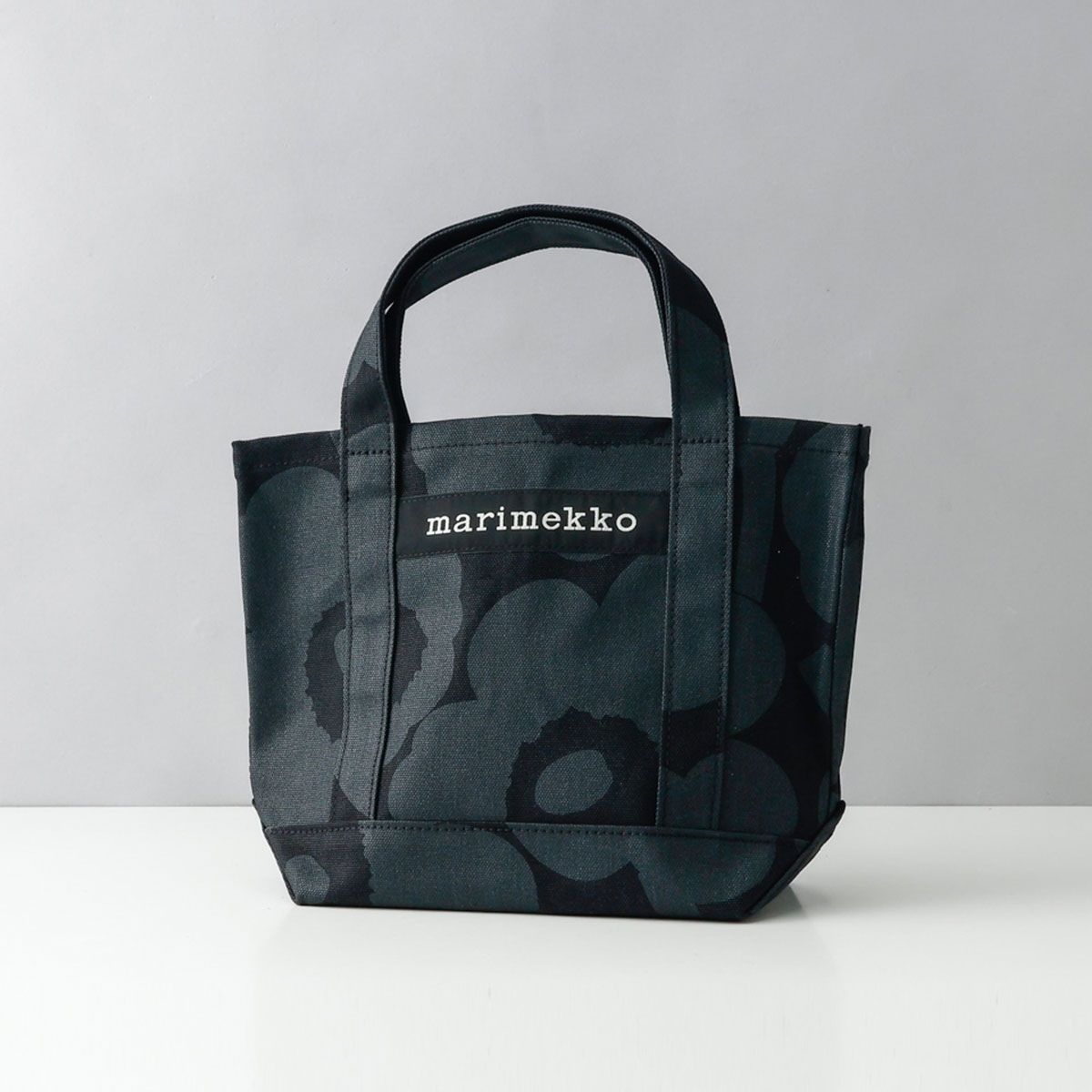 マリメッコ marimekko ハンドバッグ トートバッグ コットン キャンバス ウニッコ 047586 SEIDI WX PIENI UNIKKO ブラック 999 レディース ブランド バッグ おしゃれ 人気 人気ブランド かわいい 可愛い 黒