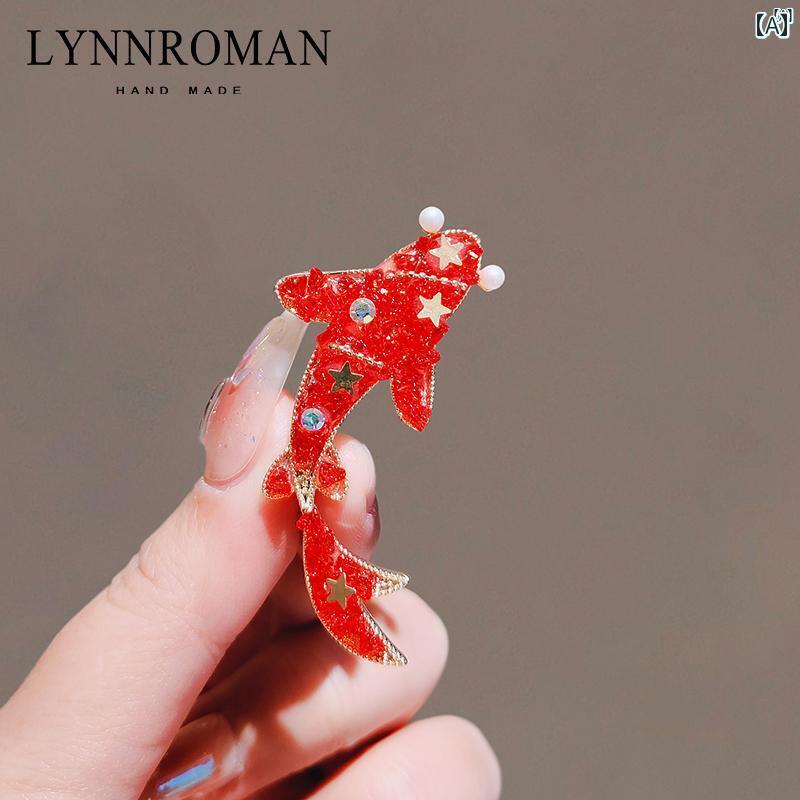レディース アクセサリー　小物　かわいい　綺麗　ファッション　オシャレ LYNNROMAN レッド 鯉 魚 ブローチ ハイエンド レディースお祝い新 スーツ コサージュ 衣類 アクセサリー ピン(4)