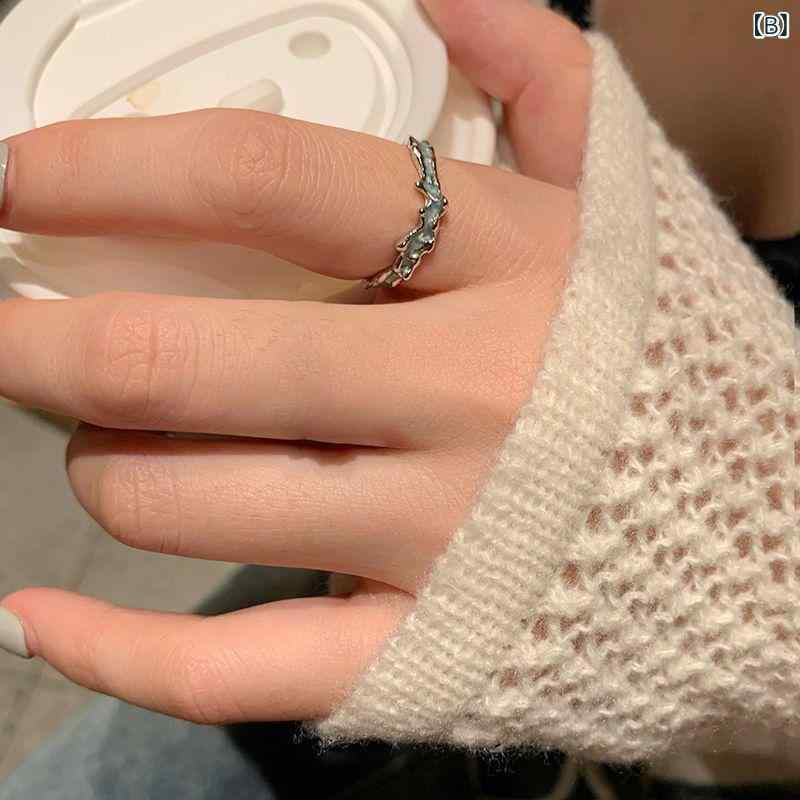 指輪 ユニセックス 土星モチーフ ジルコニア 星球デザイン カップル 人差し指用 高級感 クール風 個性的 ファッション 通勤アクセサリー 銀色 軽量 銅製 自然モチーフの商品画像 3