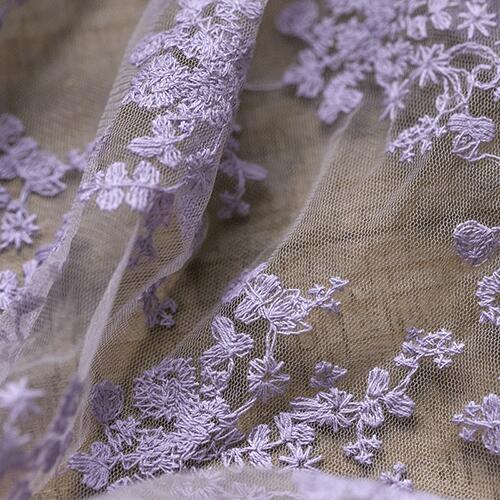 【 アンティーク風 レース メッシュ ラベンダー 】 手芸 花柄 アンティーク調 ハンドメイド 刺繍 小花 ラベンダー 背景布 可愛いレース おしゃれ レトロ 手作り雑貨 かわいい 幅広 花柄 ナチュラル 手作り ドレス 高級レース 手芸用材料 手芸 クラフト 紫 ※1-1 24---target-10000377 24...TARGET サンプル画像2