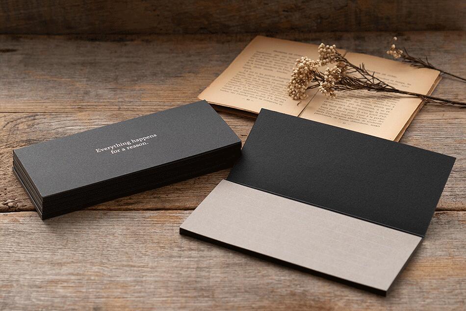 【一筆箋 メモ 質感重視 50枚】メッセージカード印刷無料 手紙 一言 便箋 スクエア 黒 ブラック アンティーク レトロ 返礼品 プレゼント お返し 特殊紙 おしゃれ オシャレ モノトーン 文房具 文具 ペン ブラウン グレー マット 愛媛百貨店クーポン対象商品 ♯ku 2