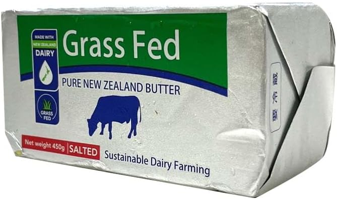 商品の説明 マリンフード Grass Fed バターは、牧草で育てられた牛の乳から作られたバターです。グラスフェッドとは、牛が草や草食の飼料を主に食べていることを指し、健康的な肉質や栄養価が期待できます。このバターは、450gのパッケージで販売されており、冷蔵便でのお届けとなります。そのため、品質を保つために冷蔵庫で保存し、消費期限を守ってお召し上がりください。バターの風味やクリーミーさが柔らかく、焼き菓子や料理に使うと美味しさを引き立ててくれるでしょう。健康を意識した食事や料理に取り入れてみてはいかがでしょうか。