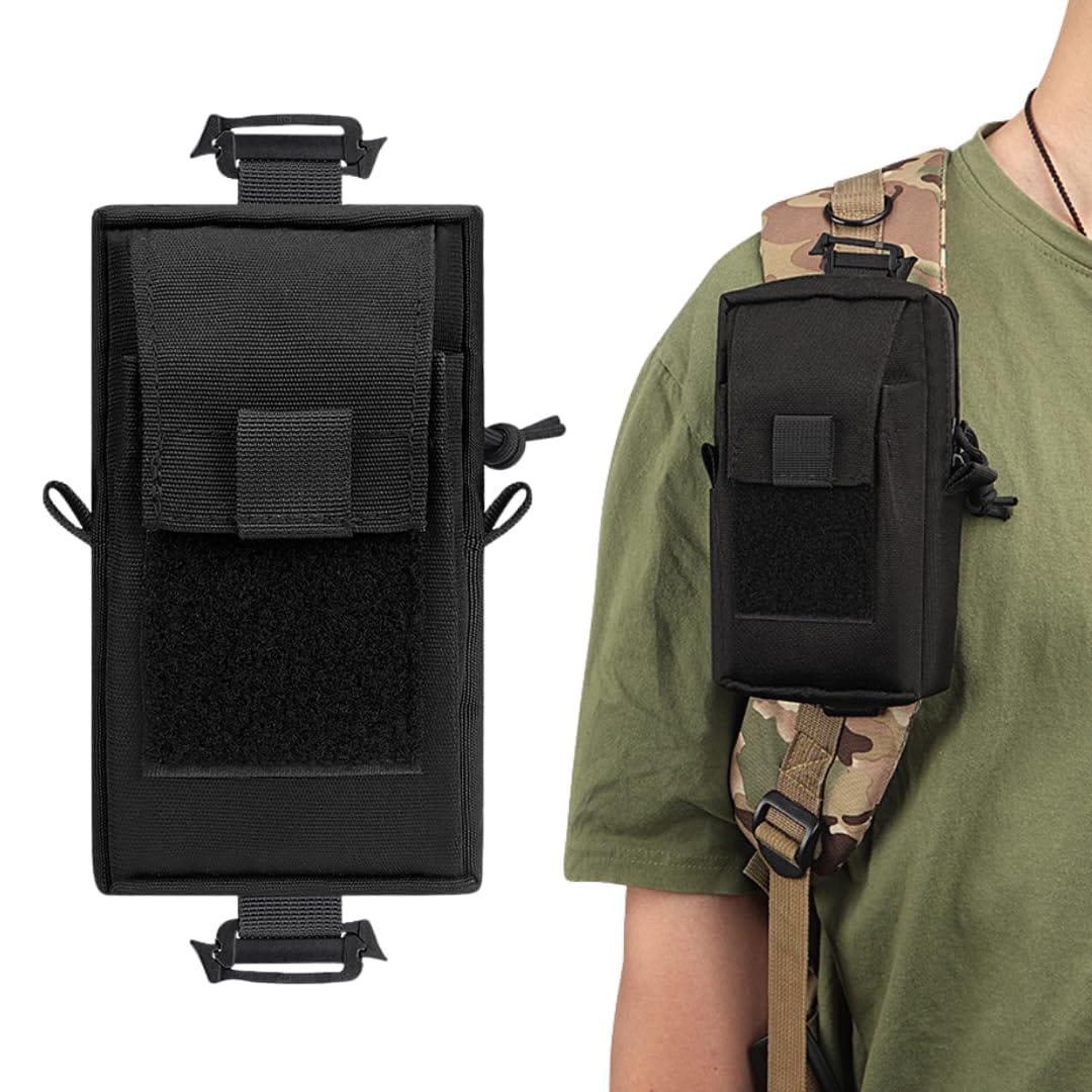 【荷物の取り出しが簡単】スマホをすぐに使いたい、トランシーバー、ペンライト、サングラス、財布などをすぐに取り出したいというという時にすぐに取り出せるのリュック用薄型ポーチ。リュックやベルトへの装着も簡単です。【急な天候の変化にも対応】撥水加工されたこのポーチは、天候の変化の強い頼もしさを発揮します。特に登山やサバゲーといったアウトドアスポーツに最適で、アクティブなシーンでの使用にも十分耐えられる作りとなっています。【コンパクト】小さめでコンパクトなデザインが特徴で、持ち運びに非常に便利です。軽量でありながらしっかりとした作りなので、かさばることなくバッグに簡単に収まります。特にスマートフォンや小物類は、すっきりと整理収納できるので、外出時も安心です。【商品詳細】サイズ：18×9×4cm 110g、重量：100g、材質：オックスフォード生地、ファスナー：面ファスナー【MaT storeブランド】MaT storeブランドにて綺麗に梱包し、お客様の元へ商品をお届けいたします。本製品は購入後30日間の保証付きですので、安心してお使いください。 【荷物の取り出しが簡単】スマホをすぐに使いたい、トランシーバー、ペンライト、サングラス、財布などをすぐに取り出したいというという時にすぐに取り出せるのリュック用薄型ポーチ。リュックやベルトへの装着も簡単です。 【急な天候の変化にも対応】撥水加工されたこのポーチは、天候の変化の強い頼もしさを発揮します。特に登山やサバゲーといったアウトドアスポーツに最適で、アクティブなシーンでの使用にも十分耐えられる作りとなっています。 【コンパクト】小さめでコンパクトなデザインが特徴で、持ち運びに非常に便利です。軽量でありながらしっかりとした作りなので、かさばることなくバッグに簡単に収まります。特にスマートフォンや小物類は、すっきりと整理収納できるので、外出時も安心です。