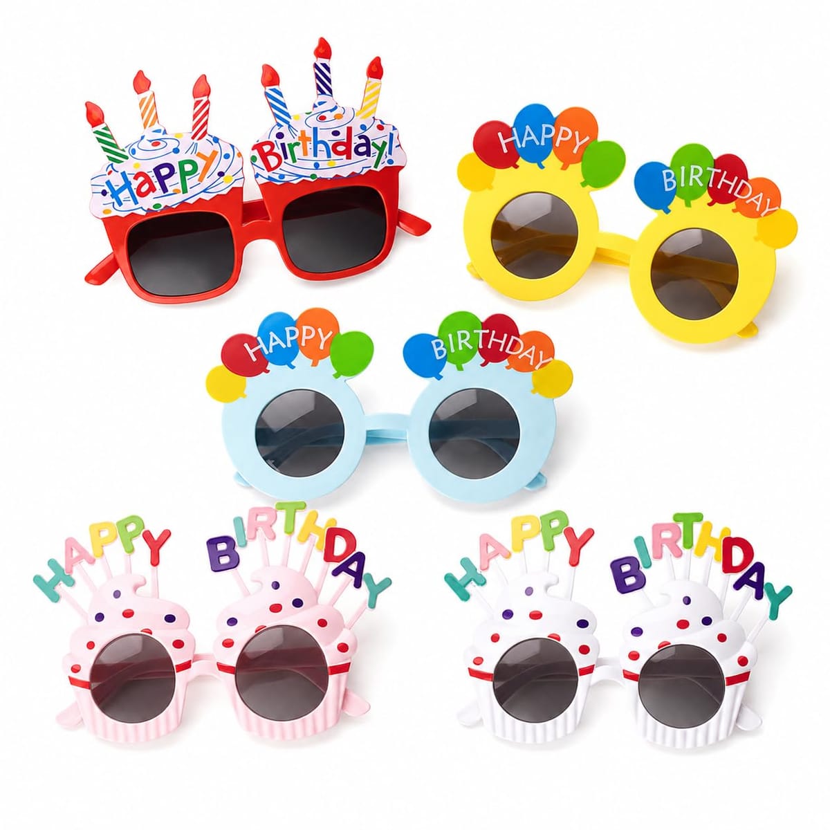 【5種類のユニークなデザインで誕生日を楽しく演出】レッド、イエロー、ブルー、ピンク、ホワイトの5色をそれぞれ異なるおもしろいデザインで楽しめるパーティーメガネです。誕生日会で主役や参加者が身に着けるだけで雰囲気を華やかにし、家族や友人との記念撮影にも活躍。5個セットなので複数人で分けて使いやすく、写真撮影の小道具としても取り入れやすいアイテムです。【軽量なPC素材でパーティー中も使いやすい】1個あたり約20gと軽く、誕生日パーティーや仮装、ダンスイベントなどで気軽に身に着けやすい仕様です。PC素材を使用しているため扱いやすく、個性的な形やカラーをコーディネートのアクセントとして楽しめます。家族や友人で色違いを選んだり、グループ写真でそろえて着用したりと、イベントの楽しみ方を広げられます。【5個あるからみんなでシェアして楽しめる】カラーとデザインの異なる5種類をセットにしているため、一人で衣装に合わせて使い分けるほか、家族や友人へ1個ずつ配って楽しむこともできます。誕生日会、仮装パーティー、ダンスパーティー、イベント、記念撮影などさまざまな場面で活用可能。ちょっとしたプレゼントやパーティーグッズを探している方にも使いやすいセットです。【製品仕様】サイズは1個あたり横幅約18cm×高さ約12cm、重量は約20g。素材はPC、カラーはレッド、イエロー、ブルー、ピンク、ホワイトの5色です。セット内容は各色1個ずつの合計5個。誕生日会、仮装パーティー、ダンスイベント、写真撮影などで使用できます。装飾デザインや形状は各カラーで異なるため、用途やコーディネートに合わせてお楽しみください。 ※当商品は、包装資材の使用量を抑えるため、商品を安全にお届けするために必要な範囲で簡易包装を採用しています。過剰な包装を控える取り組みに、ご理解いただけますと幸いです。【商品サポートについて】商品に不具合や不備があった場合は、Amazonの返品・返金ポリシーに基づき対応いたします。ご購入後に気になる点がございましたら、Amazonのカスタマーサービスまたは販売者までお気軽にご連絡ください。 【5種類のユニークなデザインで誕生日を楽しく演出】レッド、イエロー、ブルー、ピンク、ホワイトの5色をそれぞれ異なるおもしろいデザインで楽しめるパーティーメガネです。誕生日会で主役や参加者が身に着けるだけで雰囲気を華やかにし、家族や友人との記念撮影にも活躍。5個セットなので複数人で分けて使いやすく、写真撮影の小道具としても取り入れやすいアイテムです。