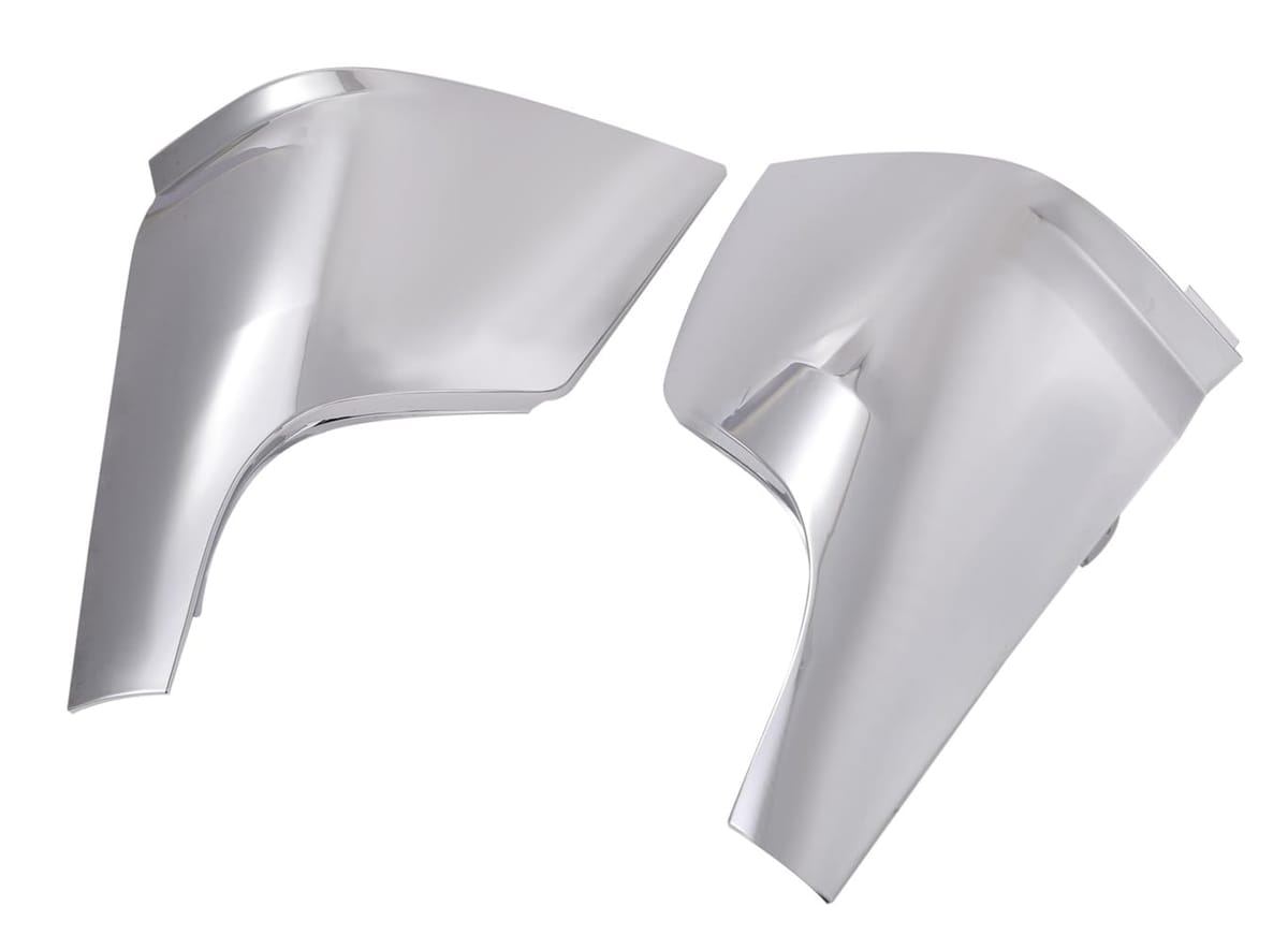 三菱 用 ふそう 2トン 新型 20 キャンター 標準 ワイド メッキ コーナー パネル 左右 セット 社外品になります。適合車種：ふそうキャンター R2.11～ ※2トン標準キャブ/ワイドキャブ/EX拡幅キャブ適合　カラー：クロームメッキ　材質：ABS樹脂製仕事用のトラックをカスタマイズするデコトラ、アートトラックの飾り付けに使用できます。デコトラとは派手なデコレーションが施されたトラックのことで、キラキラ輝くステンレスや電飾で飾られています。発祥は東北の水産輸送トラックが、融雪剤による錆びの発生を防止するためにステンレス製の板を打ち込んでいたことから全国に拡散したということです。あまり飾りつけを好まない方でも、メッキパーツをピンポイントで使用してカスタムしているトラックをよく見かけます。さりげなくメッキパーツを装着しているトラックは、センスの良さを感じさせカッコよくなります。こちらの商品はABS樹脂製のパーツを車両側のピンやボルトで取り付けるだけですので、DIYが趣味の方なら簡単に設置可能です。純正形状で造られていますので、違和感なく取り付け可能です。ステンレス製の板を加工するよりも、金型を造って溶かしたABS樹脂を流し込み商品を生産する方が品質も安定し生産性も上がります。ABS樹脂製にメッキ処理を施していますので、重量も軽く錆びたりしません。トラック前面、側面は飾りつけで差が出る重要なポイントですので、気軽にトラックの飾りつけができるメッキコーナーパネル左右セットをお勧めします。※車両により個体差のある場合がありますので、取り付けに加工を要する事があります。 三菱 用 ふそう 2トン 新型 20 キャンター 標準 ワイド メッキ コーナー パネル 左右 セット 社外品になります。 適合車種：ふそうキャンター R2.11～ ※2トン標準キャブ/ワイドキャブ/EX拡幅キャブ適合　 カラー：クロームメッキ　材質：ABS樹脂製 仕事用のトラックをカスタマイズするデコトラ、アートトラックの飾り付けに使用できます。 デコトラとは派手なデコレーションが施されたトラックのことで、キラキラ輝くステンレスや電飾で飾られています。 発祥は東北の水産輸送トラックが、融雪剤による錆びの発生を防止するためにステンレス製の板を打ち込んでいたことから全国に拡散したということです。 あまり飾りつけを好まない方でも、メッキパーツをピンポイントで使用してカスタムしているトラックをよく見かけます。 さりげなくメッキパーツを装着しているトラックは、センスの良さを感じさせカッコよくなります。 こちらの商品はABS樹脂製のパーツを車両側のピンやボルトで取り付けるだけですので、DIYが趣味の方なら簡単に設置可能です。 純正形状で造られていますので、違和感なく取り付け可能です。 ステンレス製の板を加工するよりも、金型を造って溶かしたABS樹脂を流し込み商品を生産する方が品質も安定し生産性も上がります。 ABS樹脂製にメッキ処理を施していますので、重量も軽く錆びたりしません。 トラック前面、側面は飾りつけで差が出る重要なポイントですので、気軽にトラックの飾りつけができるメッキコーナーパネル左右セットをお勧めします。 ※車両により個体差のある場合がありますので、取り付けに加工を要する事があります。 ※取扱い説明書等は付属致しません。 ※適合車種以外に流用される場合、質問等にはお答えできませんのでご了承お願い致します。 ※取り付けに自信のない方は専門の業者様、または整備士に依頼して取付けされることをお薦め致します。