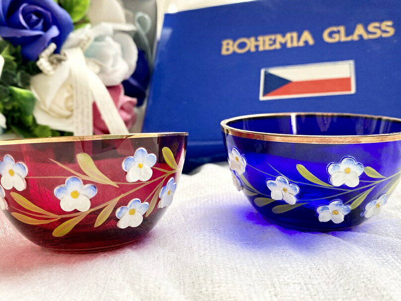 BOHEMIA　GLASS　ボヘミアグラス　ペア　グラス　フラワー　プレゼントにも　価値ある　可愛いグラス　インテリア雑貨