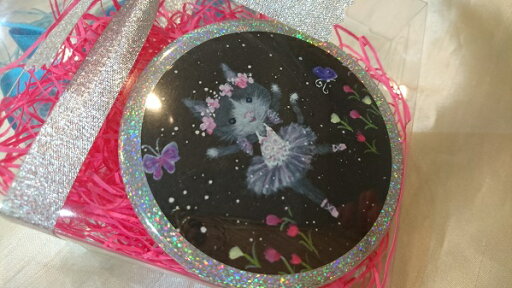 直径7.6センチ大きめ Mayaバレリーナ イラスト ミラー バレリーナ猫ちゃん バレリーナ雑貨 猫雑貨 バレエ雑貨 バレエ発表会プレゼント ホワイトデー プチプレゼント 直径7.6センチ大きめ Mayaバレリーナ イラスト ミラー バレリーナ猫ちゃん バレリーナ雑貨 猫雑貨 バレエ雑貨 バレエ発表会プレゼント ホワイトデー プチプレゼント