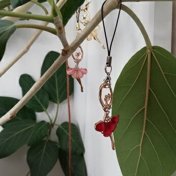 ���饭��Х�꡼�ʡ����㡼�ࡡ�ץ����եȡ����������꡼�ѡ��ġ��ԥ󥯡��Х쥨���ߡ��ץ쥼��ȡ��Х�꡼�ʻ���