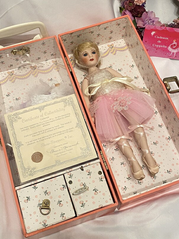 バレリーナ　ポーセリン人形 着せ替え人形　 Show Stoppers　オルゴール　白鳥の湖　トランク　セット　インテリア雑貨　バエリーナ人形