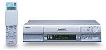 【中古】JVCケンウッド ビクター BS内蔵 S-VHSビデオ HR-V700【メーカー名】【メーカー型番】【ブランド名】JVCケンウッド VHSビデオデッキ 【商品説明】JVCケンウッド ビクター BS内蔵 S-VHSビデオ HR-V700画像はイメージ写真ですので付属品など画像の通りではないこともございます。付属品については商品タイトルに記載がない場合がありますので、ご不明な場合はメッセージにてお問い合わせください。当店ではレコード盤には商品タイトルに［レコード］と表記しております。表記がない物はすべてCDですのでご注意ください。当店では初期不良に限り、商品到着から7日間は返品を 受付けております。お問い合わせ・メールにて不具合詳細をご連絡ください。他モールとの併売品の為、完売の際はキャンセルご連絡させて頂きます。中古品の商品タイトルに「限定」「初回」「保証」「DLコード」などの表記がありましても、特典・付属品・帯・保証等は付いておりません。電子辞書、コンパクトオーディオプレーヤー等のイヤホンは写真にありましても衛生上、基本お付けしておりません。※未使用品は除く品名に【import】【輸入】【北米】【海外】等の国内商品でないと把握できる表記商品について国内のDVDプレイヤー、ゲーム機で稼働しない場合がございます。予めご了承の上、購入ください。掲載と付属品が異なる場合は確認のご連絡をさせて頂きます。ご注文からお届けまで1、ご注文⇒ご注文は24時間受け付けております。2、注文確認⇒ご注文後、当店から注文確認メールを送信します。3、お届けまで3〜10営業日程度とお考えください。輸入商品は10営業日から30営業日前後でのお届けとなります。4、入金確認⇒前払い決済をご選択の場合、ご入金確認後、配送手配を致します。5、出荷⇒配送準備が整い次第、出荷致します。配送業者、追跡番号等の詳細をメール送信致します。6、到着⇒出荷後、1〜3日後に商品が到着します。　※離島、北海道、九州、沖縄は遅れる場合がございます。予めご了承下さい。お電話でのお問合せは少人数で運営の為受け付けておりませんので、お問い合わせ・メールにてお願い致します。★お客様都合によるご注文後のキャンセル・返品はお受けしておりませんのでご了承ください。0