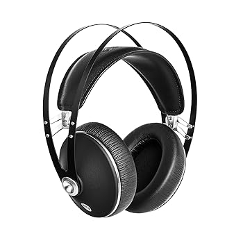 【中古】MEZEメゼ 99 NEOネオ 密閉型ヘッドホン M99N-BS【メーカー名】【メーカー型番】【ブランド名】MEZE Audio オーバーイヤーヘッドホン 【商品説明】MEZEメゼ 99 NEOネオ 密閉型ヘッドホン M99N-BS画像はイメージ写真ですので付属品など画像の通りではないこともございます。付属品については商品タイトルに記載がない場合がありますので、ご不明な場合はメッセージにてお問い合わせください。当店ではレコード盤には商品タイトルに［レコード］と表記しております。表記がない物はすべてCDですのでご注意ください。当店では初期不良に限り、商品到着から7日間は返品を 受付けております。お問い合わせ・メールにて不具合詳細をご連絡ください。他モールとの併売品の為、完売の際はキャンセルご連絡させて頂きます。中古品の商品タイトルに「限定」「初回」「保証」「DLコード」などの表記がありましても、特典・付属品・帯・保証等は付いておりません。電子辞書、コンパクトオーディオプレーヤー等のイヤホンは写真にありましても衛生上、基本お付けしておりません。※未使用品は除く品名に【import】【輸入】【北米】【海外】等の国内商品でないと把握できる表記商品について国内のDVDプレイヤー、ゲーム機で稼働しない場合がございます。予めご了承の上、購入ください。掲載と付属品が異なる場合は確認のご連絡をさせて頂きます。ご注文からお届けまで1、ご注文⇒ご注文は24時間受け付けております。2、注文確認⇒ご注文後、当店から注文確認メールを送信します。3、お届けまで3〜10営業日程度とお考えください。輸入商品は10営業日から30営業日前後でのお届けとなります。4、入金確認⇒前払い決済をご選択の場合、ご入金確認後、配送手配を致します。5、出荷⇒配送準備が整い次第、出荷致します。配送業者、追跡番号等の詳細をメール送信致します。6、到着⇒出荷後、1〜3日後に商品が到着します。　※離島、北海道、九州、沖縄は遅れる場合がございます。予めご了承下さい。お電話でのお問合せは少人数で運営の為受け付けておりませんので、お問い合わせ・メールにてお願い致します。★お客様都合によるご注文後のキャンセル・返品はお受けしておりませんのでご了承ください。0