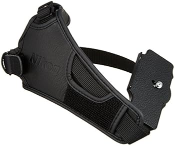 【中古】Nikon ハンドストラップ 一眼レフ用 シンプル ブラック AH-4【メーカー名】【メーカー型番】【ブランド名】Nikon カメラ・双眼鏡用ストラップ・ホルダー 【商品説明】Nikon ハンドストラップ 一眼レフ用 シンプル ブラック AH-4画像はイメージ写真ですので付属品など画像の通りではないこともございます。付属品については商品タイトルに記載がない場合がありますので、ご不明な場合はメッセージにてお問い合わせください。当店ではレコード盤には商品タイトルに［レコード］と表記しております。表記がない物はすべてCDですのでご注意ください。当店では初期不良に限り、商品到着から7日間は返品を 受付けております。お問い合わせ・メールにて不具合詳細をご連絡ください。他モールとの併売品の為、完売の際はキャンセルご連絡させて頂きます。中古品の商品タイトルに「限定」「初回」「保証」「DLコード」などの表記がありましても、特典・付属品・帯・保証等は付いておりません。電子辞書、コンパクトオーディオプレーヤー等のイヤホンは写真にありましても衛生上、基本お付けしておりません。※未使用品は除く品名に【import】【輸入】【北米】【海外】等の国内商品でないと把握できる表記商品について国内のDVDプレイヤー、ゲーム機で稼働しない場合がございます。予めご了承の上、購入ください。掲載と付属品が異なる場合は確認のご連絡をさせて頂きます。ご注文からお届けまで1、ご注文⇒ご注文は24時間受け付けております。2、注文確認⇒ご注文後、当店から注文確認メールを送信します。3、お届けまで3〜10営業日程度とお考えください。輸入商品は10営業日から30営業日前後でのお届けとなります。4、入金確認⇒前払い決済をご選択の場合、ご入金確認後、配送手配を致します。5、出荷⇒配送準備が整い次第、出荷致します。配送業者、追跡番号等の詳細をメール送信致します。6、到着⇒出荷後、1〜3日後に商品が到着します。　※離島、北海道、九州、沖縄は遅れる場合がございます。予めご了承下さい。お電話でのお問合せは少人数で運営の為受け付けておりませんので、お問い合わせ・メールにてお願い致します。★お客様都合によるご注文後のキャンセル・返品はお受けしておりませんのでご了承ください。0