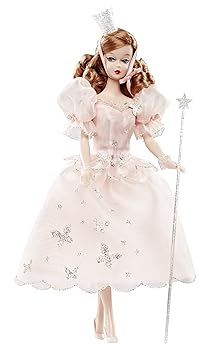 【中古】Barbie Collector Wizard of Oz Vintage Glinda Doll【メーカー名】【メーカー型番】【ブランド名】Barbie 人形・ドール 【商品説明】Barbie Collector Wizard of Oz Vintage Glinda Doll画像はイメージ写真ですので付属品など画像の通りではないこともございます。付属品については商品タイトルに記載がない場合がありますので、ご不明な場合はメッセージにてお問い合わせください。当店ではレコード盤には商品タイトルに［レコード］と表記しております。表記がない物はすべてCDですのでご注意ください。当店では初期不良に限り、商品到着から7日間は返品を 受付けております。お問い合わせ・メールにて不具合詳細をご連絡ください。他モールとの併売品の為、完売の際はキャンセルご連絡させて頂きます。中古品の商品タイトルに「限定」「初回」「保証」「DLコード」などの表記がありましても、特典・付属品・帯・保証等は付いておりません。電子辞書、コンパクトオーディオプレーヤー等のイヤホンは写真にありましても衛生上、基本お付けしておりません。※未使用品は除く品名に【import】【輸入】【北米】【海外】等の国内商品でないと把握できる表記商品について国内のDVDプレイヤー、ゲーム機で稼働しない場合がございます。予めご了承の上、購入ください。掲載と付属品が異なる場合は確認のご連絡をさせて頂きます。ご注文からお届けまで1、ご注文⇒ご注文は24時間受け付けております。2、注文確認⇒ご注文後、当店から注文確認メールを送信します。3、お届けまで3〜10営業日程度とお考えください。輸入商品は10営業日から30営業日前後でのお届けとなります。4、入金確認⇒前払い決済をご選択の場合、ご入金確認後、配送手配を致します。5、出荷⇒配送準備が整い次第、出荷致します。配送業者、追跡番号等の詳細をメール送信致します。6、到着⇒出荷後、1〜3日後に商品が到着します。　※離島、北海道、九州、沖縄は遅れる場合がございます。予めご了承下さい。お電話でのお問合せは少人数で運営の為受け付けておりませんので、お問い合わせ・メールにてお願い致します。★お客様都合によるご注文後のキャンセル・返品はお受けしておりませんのでご了承ください。0
