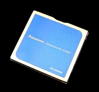 【中古】(良い)Panasonic　パナソニック　SJ-MJ57-A ブルー　ポータブルMDプレーヤー　MDLP対応　（MD再生専用機/MDウォークマン）