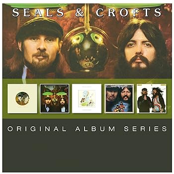 【中古】Original Album Series【メーカー名】【メーカー型番】【ブランド名】Rhino ロック Seals & Crofts: Artist【商品説明】Original Album Series画像はイメージ写真ですので付属品など画像の通りではないこともございます。付属品については商品タイトルに記載がない場合がありますので、ご不明な場合はメッセージにてお問い合わせください。当店ではレコード盤には商品タイトルに［レコード］と表記しております。表記がない物はすべてCDですのでご注意ください。当店では初期不良に限り、商品到着から7日間は返品を 受付けております。お問い合わせ・メールにて不具合詳細をご連絡ください。他モールとの併売品の為、完売の際はキャンセルご連絡させて頂きます。中古品の商品タイトルに「限定」「初回」「保証」「DLコード」などの表記がありましても、特典・付属品・帯・保証等は付いておりません。電子辞書、コンパクトオーディオプレーヤー等のイヤホンは写真にありましても衛生上、基本お付けしておりません。※未使用品は除く品名に【import】【輸入】【北米】【海外】等の国内商品でないと把握できる表記商品について国内のDVDプレイヤー、ゲーム機で稼働しない場合がございます。予めご了承の上、購入ください。掲載と付属品が異なる場合は確認のご連絡をさせて頂きます。ご注文からお届けまで1、ご注文⇒ご注文は24時間受け付けております。2、注文確認⇒ご注文後、当店から注文確認メールを送信します。3、お届けまで3〜10営業日程度とお考えください。4、入金確認⇒前払い決済をご選択の場合、ご入金確認後、配送手配を致します。5、出荷⇒配送準備が整い次第、出荷致します。配送業者、追跡番号等の詳細をメール送信致します。6、到着⇒出荷後、1〜3日後に商品が到着します。　※離島、北海道、九州、沖縄は遅れる場合がございます。予めご了承下さい。お電話でのお問合せは少人数で運営の為受け付けておりませんので、お問い合わせ・メールにてお願い致します。営業時間　月〜金　11:00〜17:00★お客様都合によるご注文後のキャンセル・返品はお受けしておりませんのでご了承ください。0