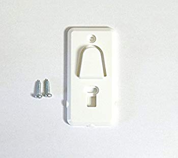 【状態　非常に良い】(中古品)ダイキン ダイキンエアコン用リモコンホルダー ネジ2本付属 183432J【メーカー名】ダイキン(DAIKIN)【メーカー型番】【ブランド名】ダイキン(DAIKIN)【商品説明】ダイキン ダイキンエアコン用リモコンホルダー ネジ2本付属 183432Jダイキンリモコンホルダーと取り付けネジ（太さ3mm×長さ12mm）のネジ付属。ネジが付属しているのですぐに取り付けする事が出来ます。ダイキンのエアコン AN22RRS-C ATR80RPE2-W AN25RRS-C AN25RRS-W AN28RRS-C 等のエアコンリモコンに対応しています。（説明文にて残りの機種を記載）当店では初期不良に限り、商品到着から7日間は返品を受付けております。お客様都合での返品はお受けしておりませんのでご了承ください。他モールとの併売品の為、売り切れの場合はご連絡させて頂きます。当店の・品は、お客様から買い取りました中古扱い品です。ご注文からお届けまで1、ご注文⇒ご注文は24時間受け付けております。2、注文確認⇒ご注文後、当店から注文確認メールを送信します。3、在庫確認⇒お届けまで3日〜10日程度とお考え下さい。海外在庫は10日〜2週間の見込みです。4、入金確認⇒前払い決済をご選択の場合、ご入金確認後、配送手配を致します。5、出荷⇒配送準備が整い次第、出荷致します。配送業者、追跡番号等の詳細をメール送信致します。6、到着⇒出荷後、1〜3日後に商品が到着します。　※離島、北海道、九州、沖縄は遅れる場合がございます。予めご了承下さい。ご来店、誠にありがとうございます。 当店では良品中古を多数揃えております。お電話でのお問合せは少人数で運営の為、受け付けておりませんので、お手数をおかけしますが、お問い合わせ・メールにてお願い致します。